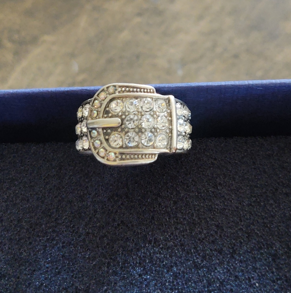 Premier Designs Buckle Ring